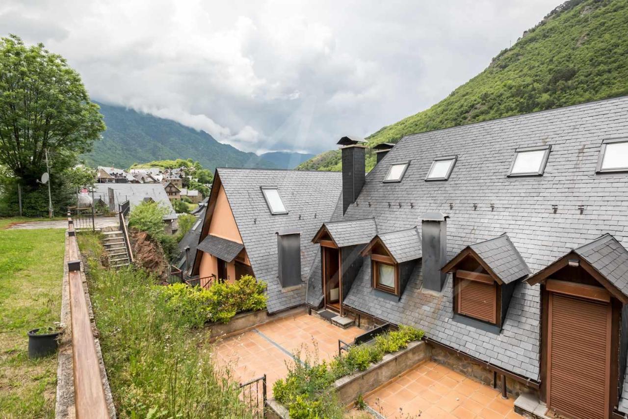 Casa Artiga De Lin By Seamount Rentals Les Bordes Exterior photo